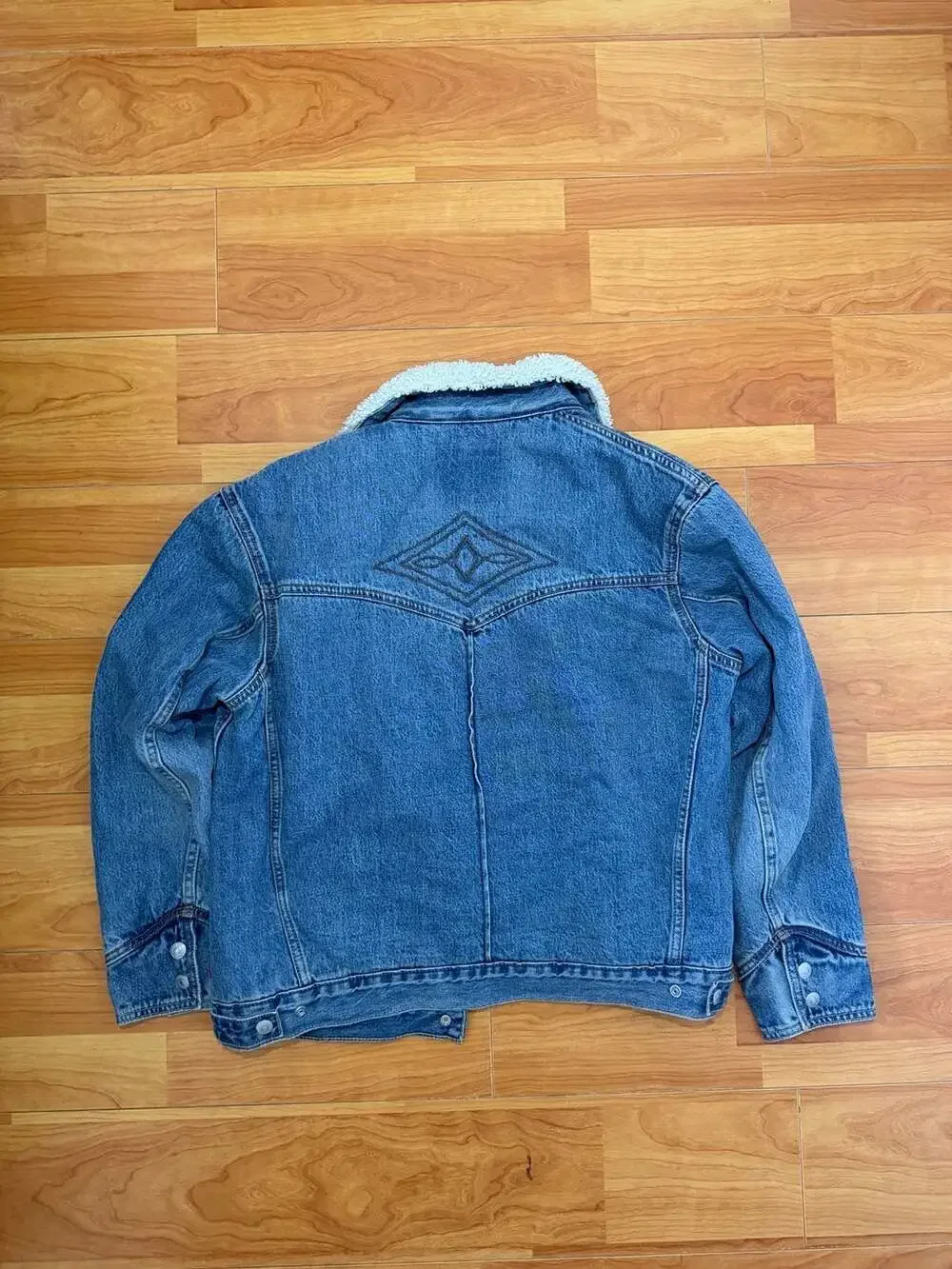 Levi's Men's Relaxed Fit Sherpa Lined Denim Trucker Jacket Size Small